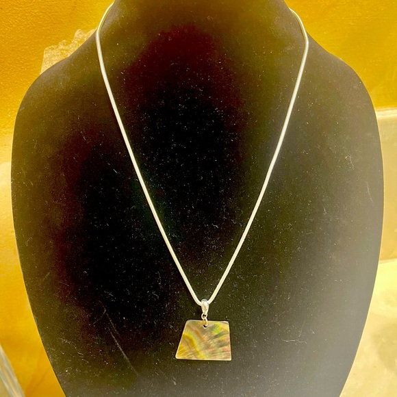 Sale ‼️RMN Silver Tone Necklace with Pendant by - Like New - Picture 3 of 6